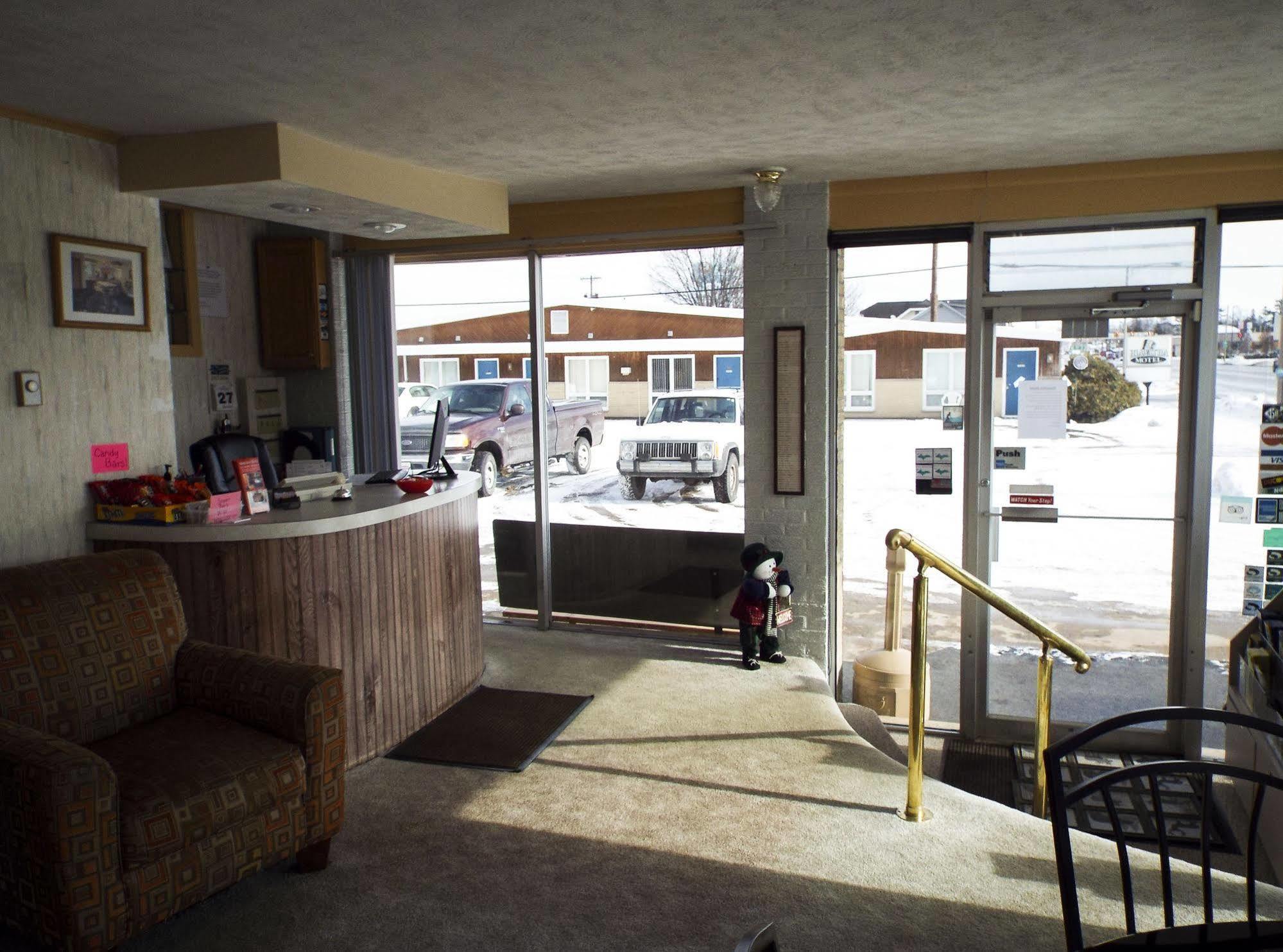 Hiawatha Motel Escanaba Exterior photo